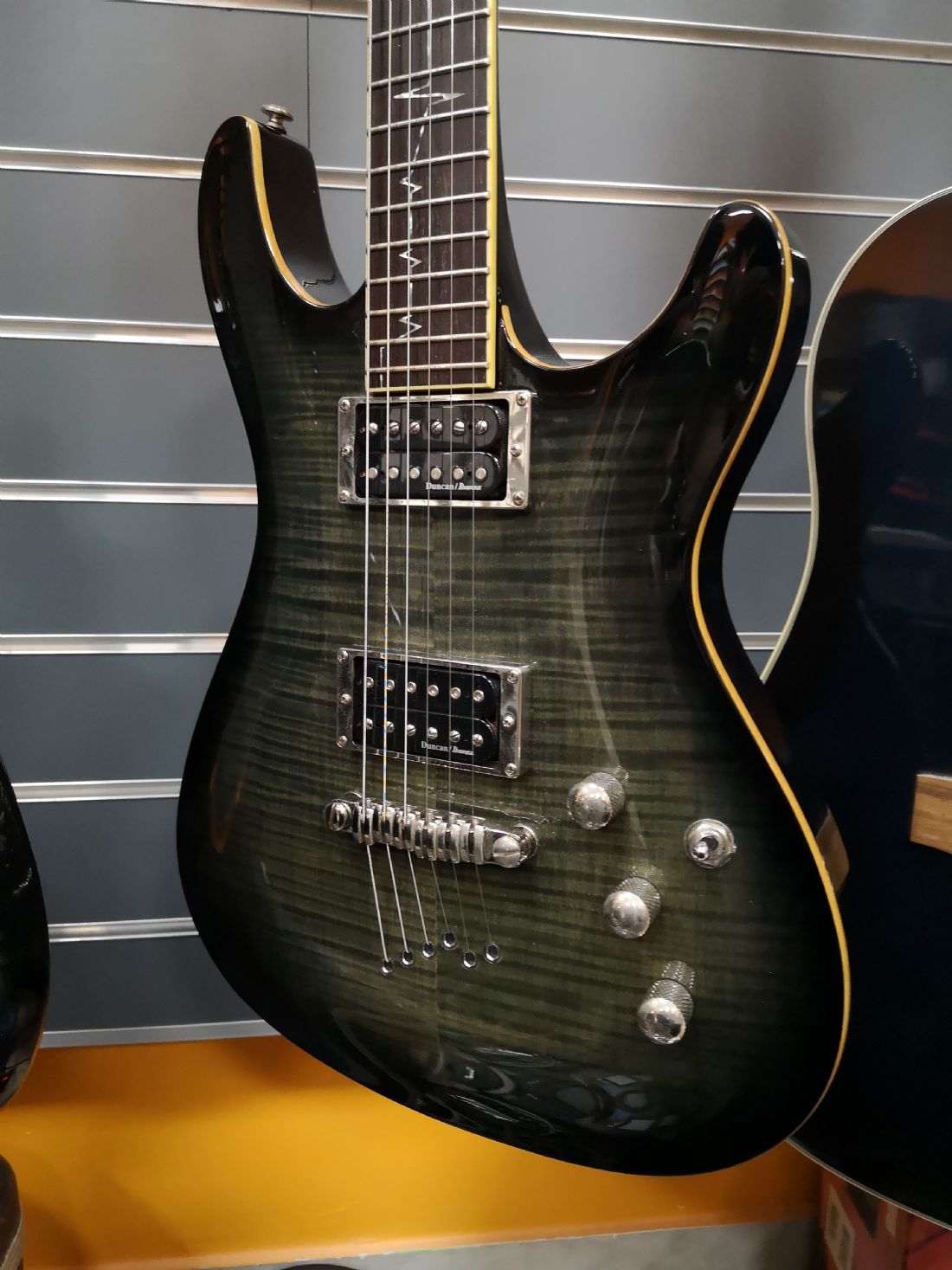 Ibanez sz520fm top