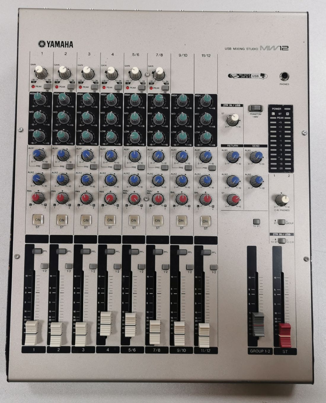 Yamaha MW12 Mixer analogico a 12 canali e interfaccia USB Usato