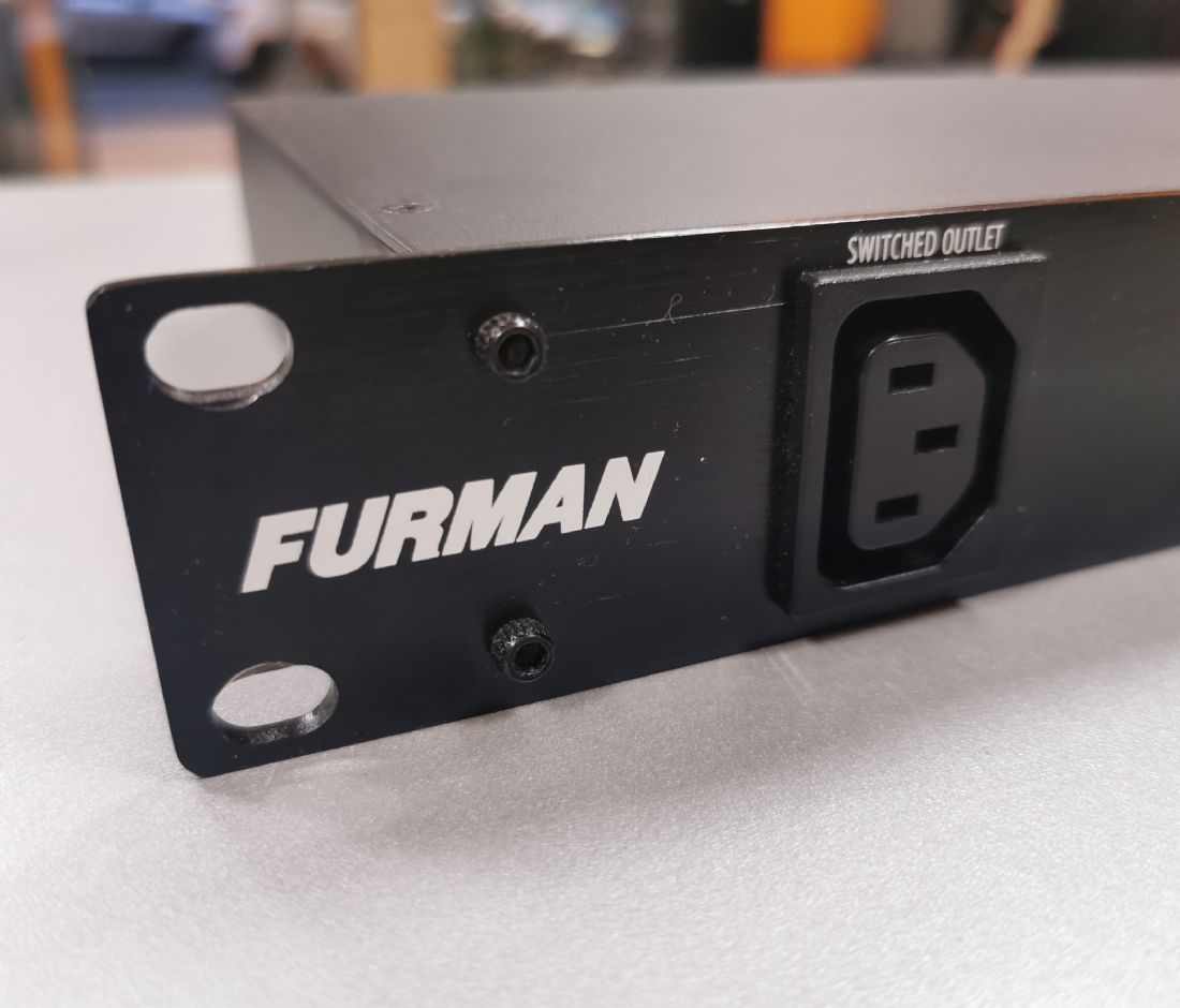 Filtro di rete 230VAC FURMAN M10XE Distributore 