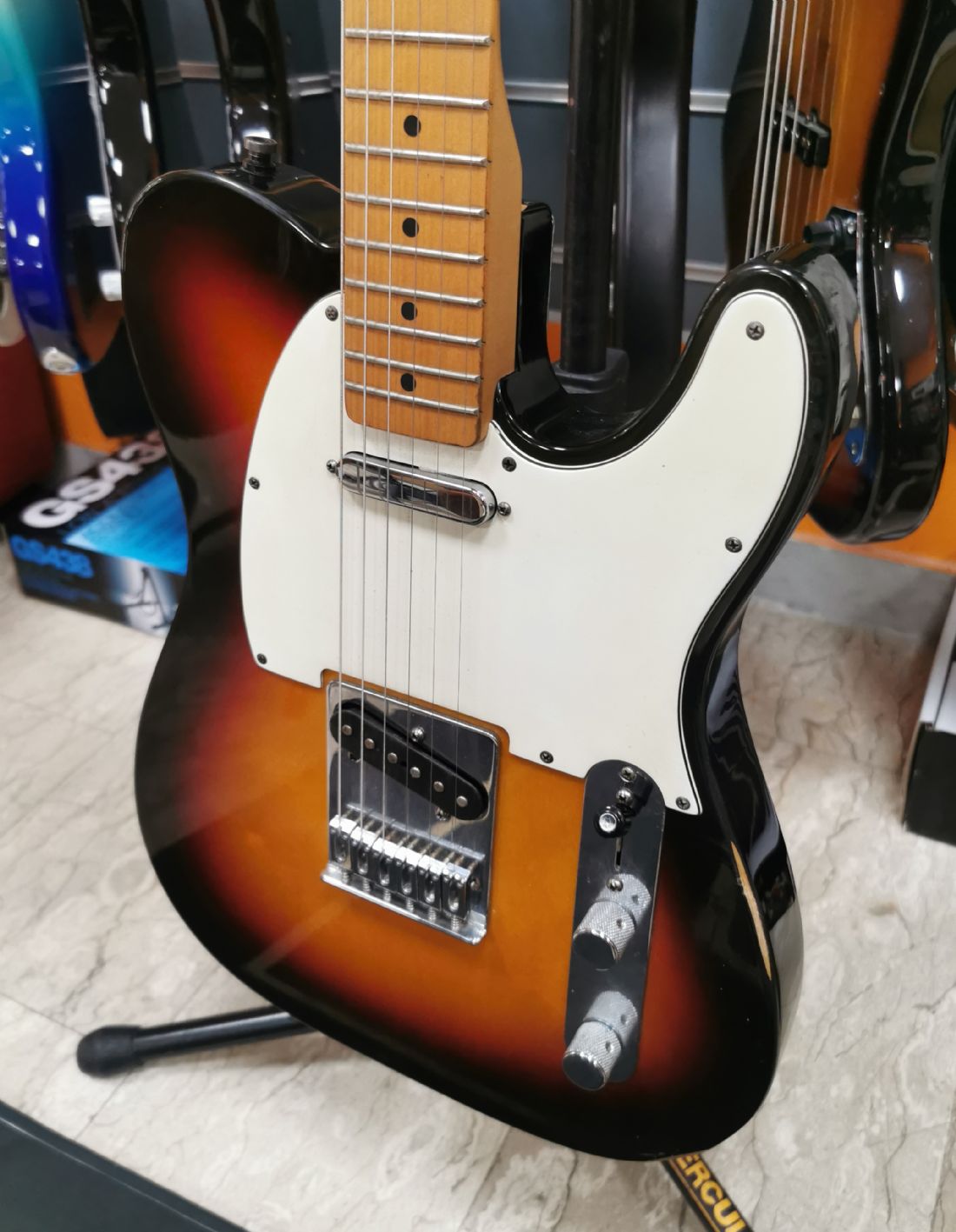 Fender Made In Japan Traditional 2025 Collection, 60s Telecaster Rosewood Fingerboard Competition Black 3 Color Sunburst.1.23.676.gp.445281