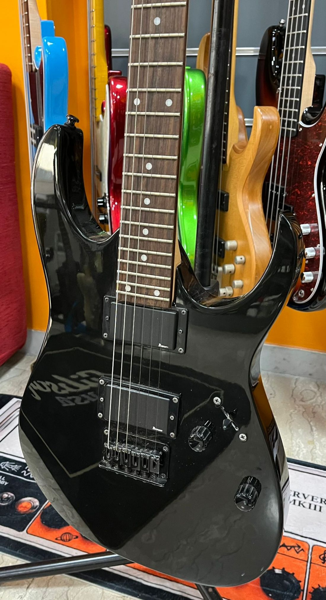 Chitarra Elettrica Ibanez GIO RG Series - Nero/Rossa, Con Tremolo, Per Principianti Ed Esperti - Foto 4