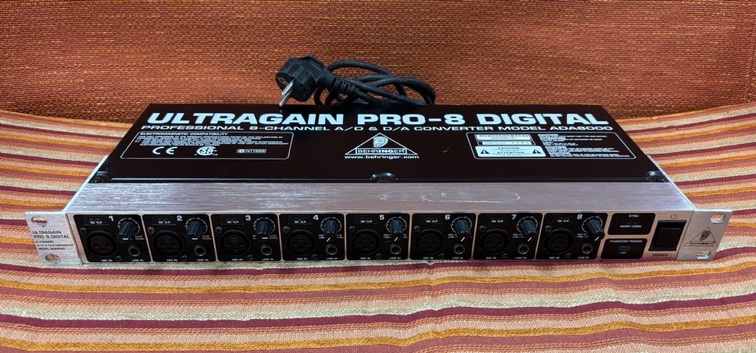 Behringer ADA8000 Convertitore a/d/a 8 preamp microfonici e